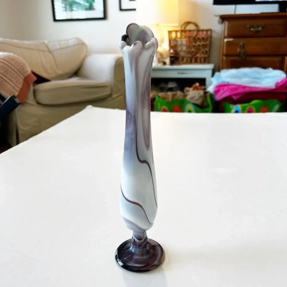 Vintage Amethyst Cream Swirled Twisted Pattern Glass Swung Vase Hand Blown MCM - Picture 12 of 14